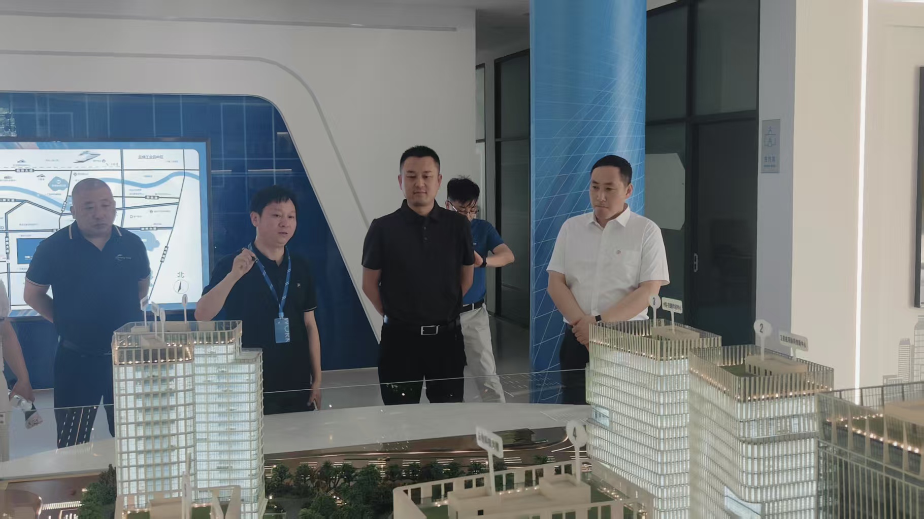 大周國際投資集團受南宁市政府邀请赴南宁五象新区考察交流